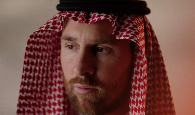 بالشماغ والثوب السعودي.. ميسي الوجه الإعلاني لـ "سيّار"