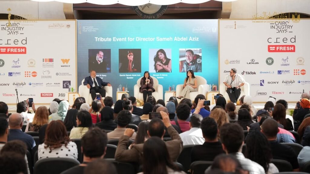 الفنان خالد الصاوي وجميلة سامح عبد العزيز خلال الندوة عقب الفيلم