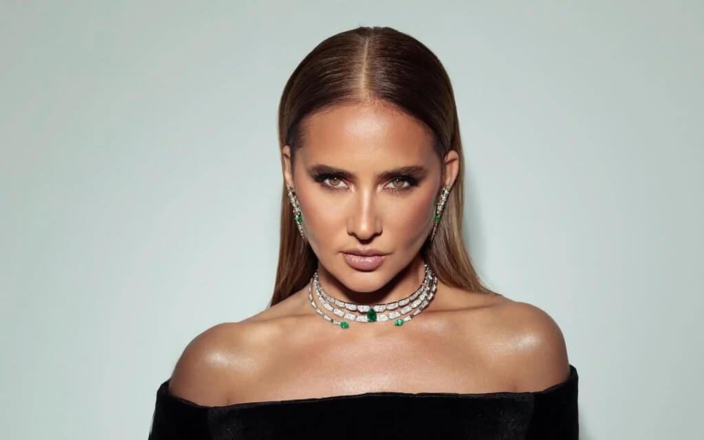 إطلالة نيللي كريم إيلي صعب