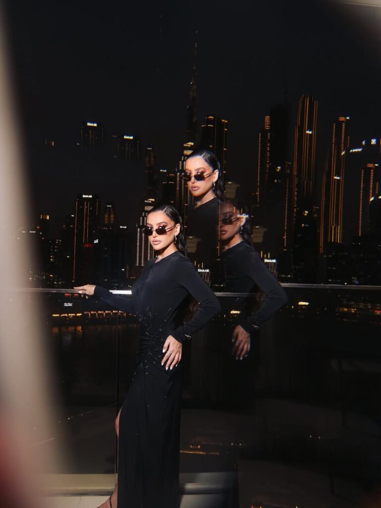 مرام علي بفستان أسود من جورجيو أرماني في حفل إطلاق مسلسل "سلمى".