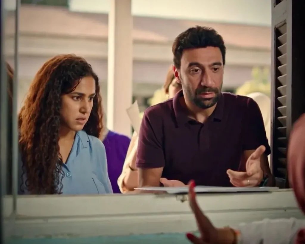 جهاد حسام و محمد سلام في مشهد من مسلسل "كارثة طبيعية".