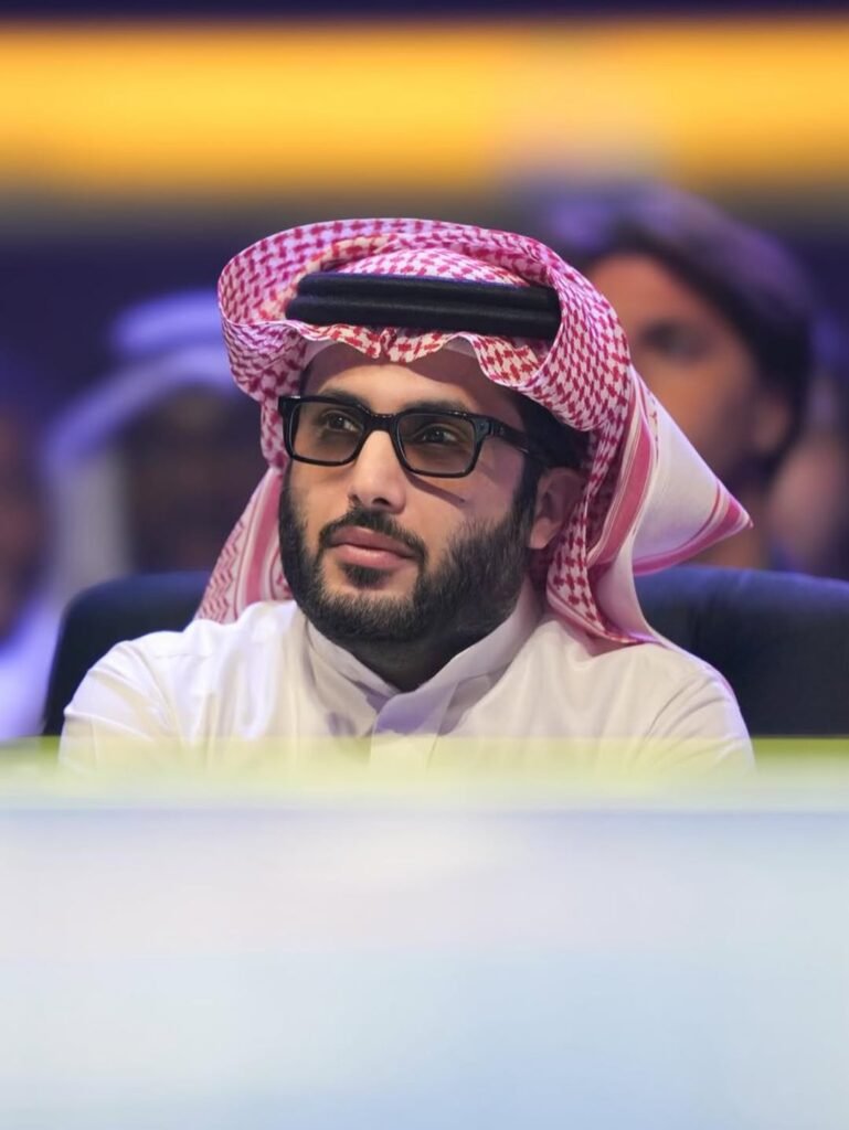 المستشار تركي آل الشيخ يدافع عن فيلم "الست" بعد الهجوم الجماهيري.