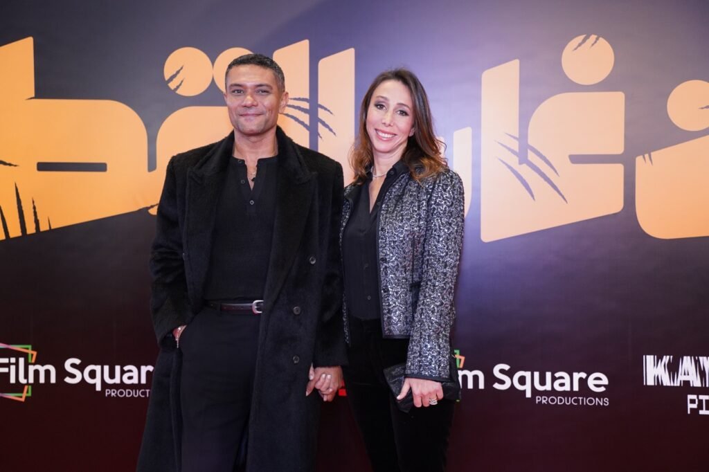 آسر ياسين وزوجته كنزي من العرض الخاص لفيلم إن غاب القط