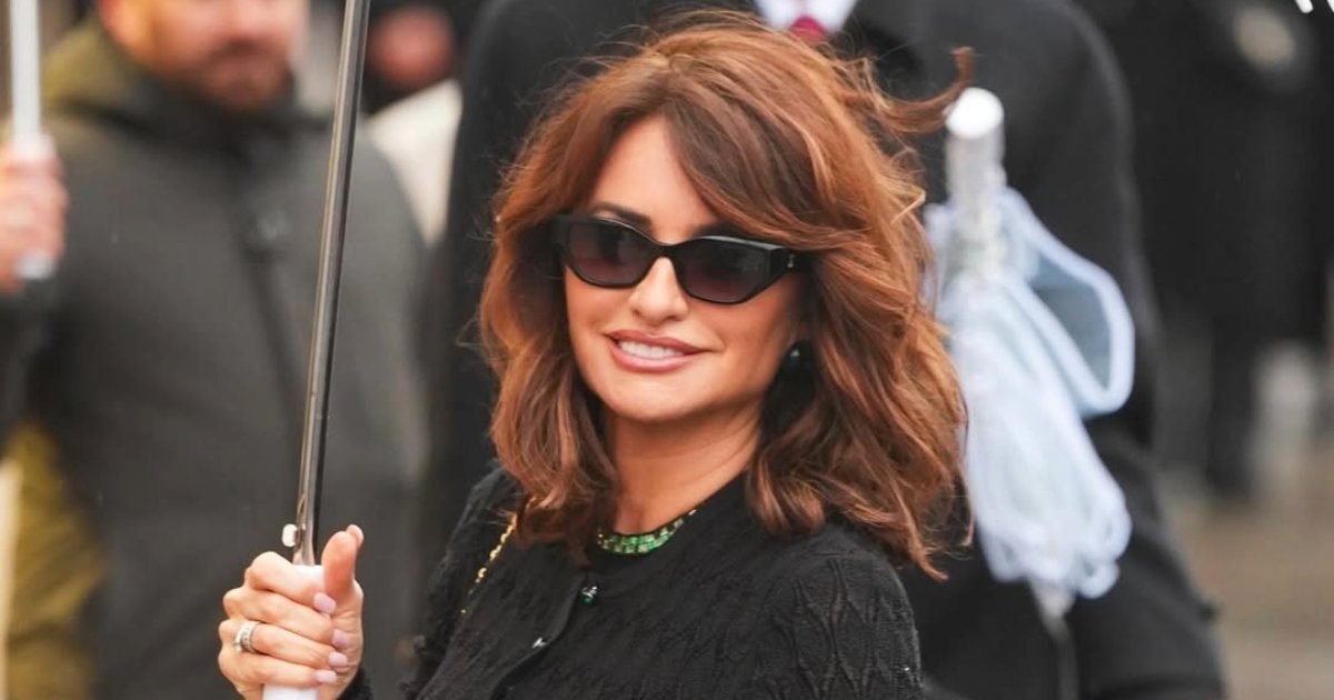 نيكول كيدمان وبينيلوبي كروز يدعمن ماثيو بلازي في عرض Chanel بباريس