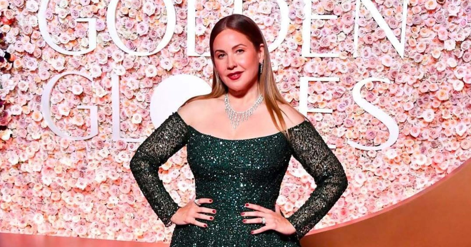 بفستان زمردي براق ومجوهرات فاخرة.. ريا أبي راشد تتألق في "غولدن غلوب"