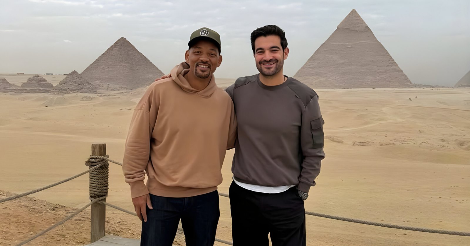 ويل سميث يتجول في أهرامات الجيزة عقب طرح مغامراته في "Pole To Pole"