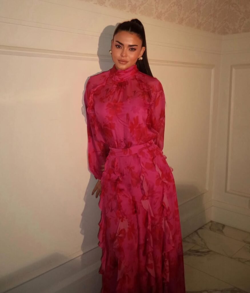 إطلالة أسماء جلال بملابس شيفون من كارولينا هيريرا