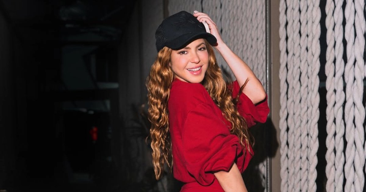 برسالة باللغة العربية.. شاكيرا: الغناء تحت سفح الأهرامات حلم أصبح حقيقة