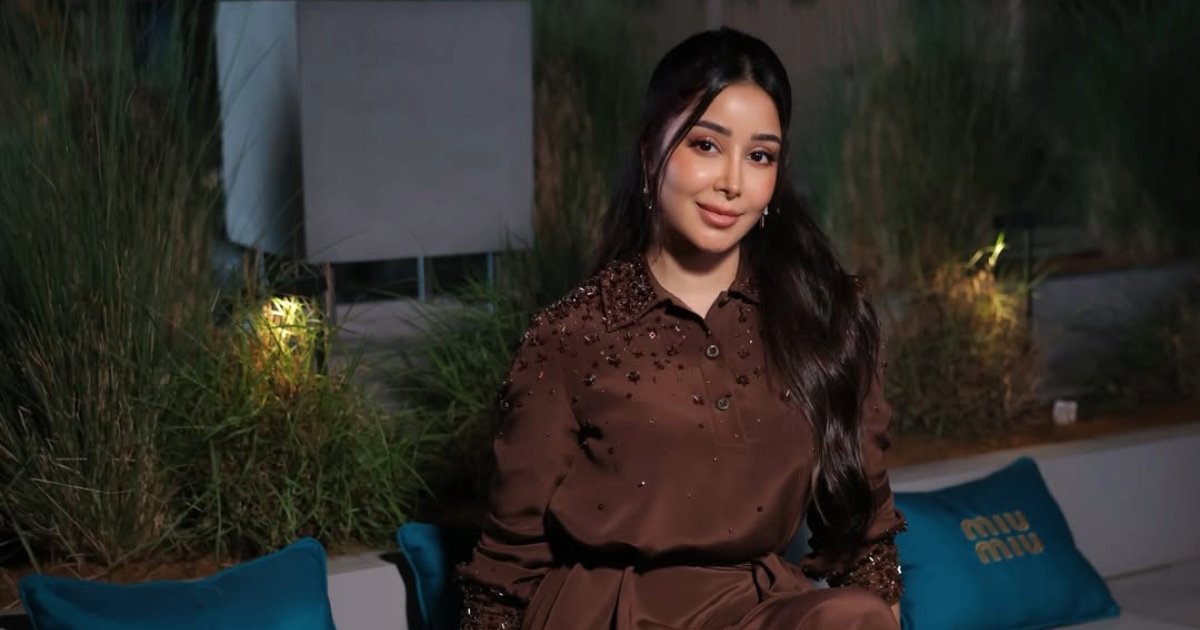 أسيل عمران تتألق بإطلالة رمضانية ساحرة في حفل سحور Miu Miu