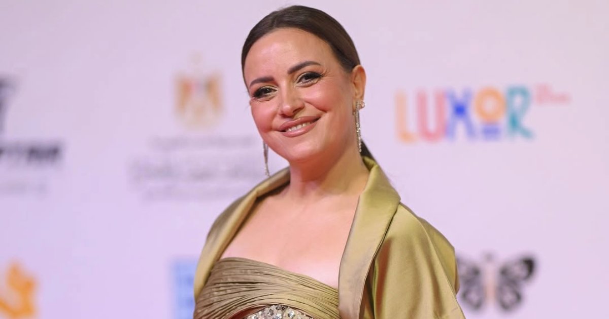 في حضور النجوم.. تكريم ريهام عبد الغفور والصاوي في حفل افتتاح الأقصر للسينما الأفريقية