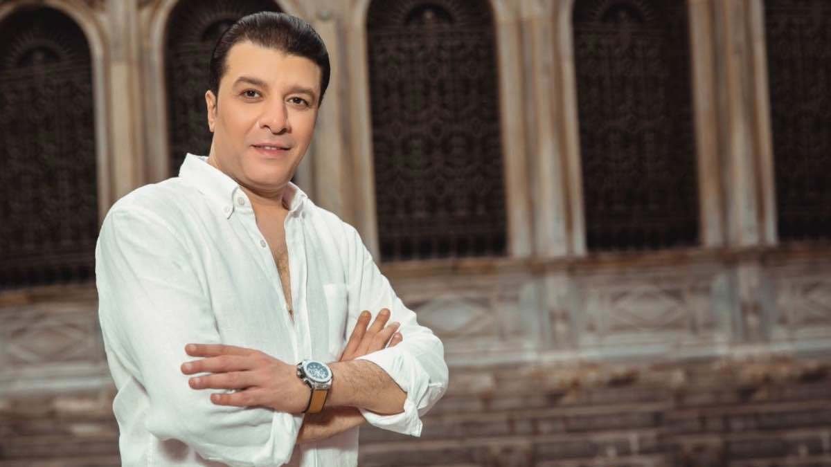 الفنان مصطفى كامل نقيب المهن الموسيقية.