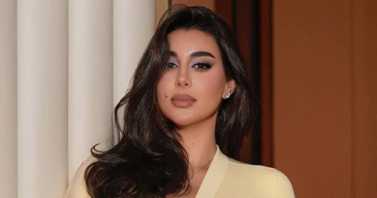 إطلالة ذهبية فاخرة: ياسمين صبري تخطف الأنظار بفستان من توقيع جان بيار خوري