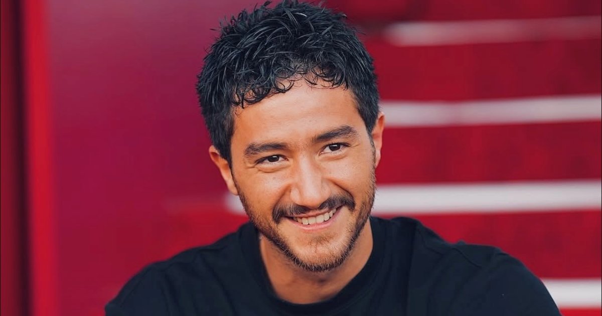 أحمد مالك يحصد جائزة أفضل ممثل بمهرجان الأقصر للسينما الأفريقية..  وهكذا احتفل بها