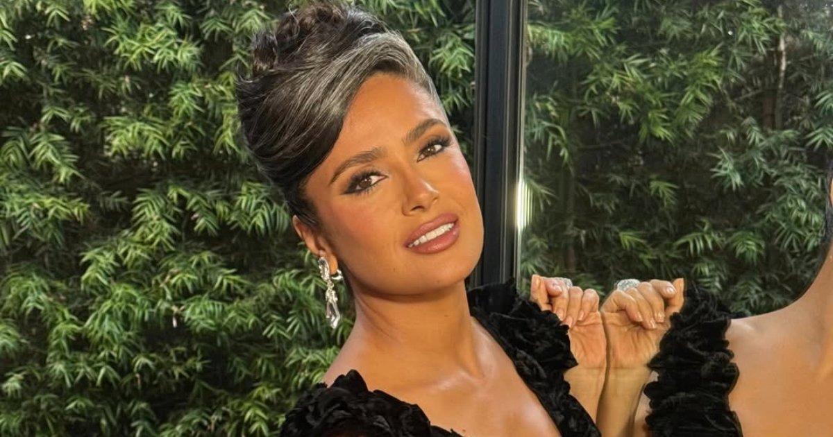 بإطلالة من Gucci.. سلمى حايك تتألق في حفل جوائز Breakthrough Prize 2026