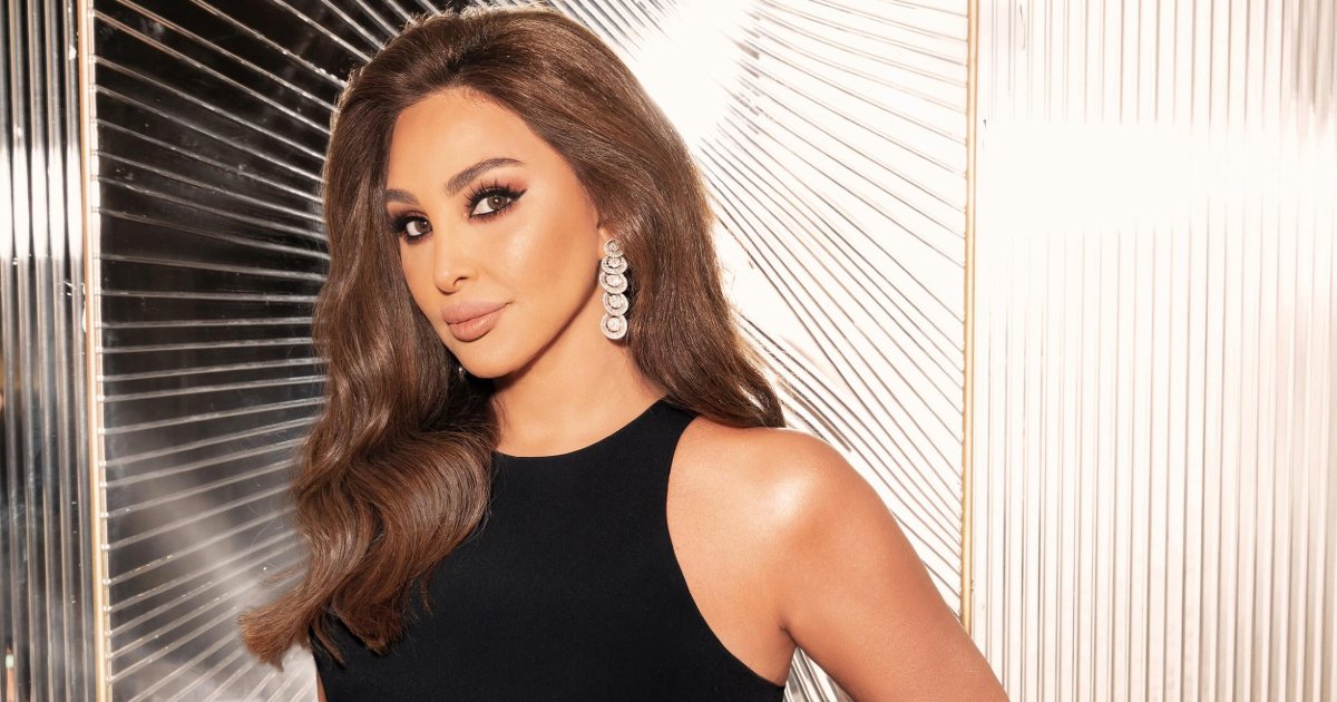 بالأسود الساحر.. إليسا تخطف الأنظار بأناقتها في حفلها بالقاهرة