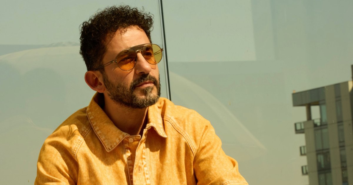 تحمل اسمه.. أحمد حلمي يدخل عالم الموضة بعلامة تجارية للنظارات الشمسية