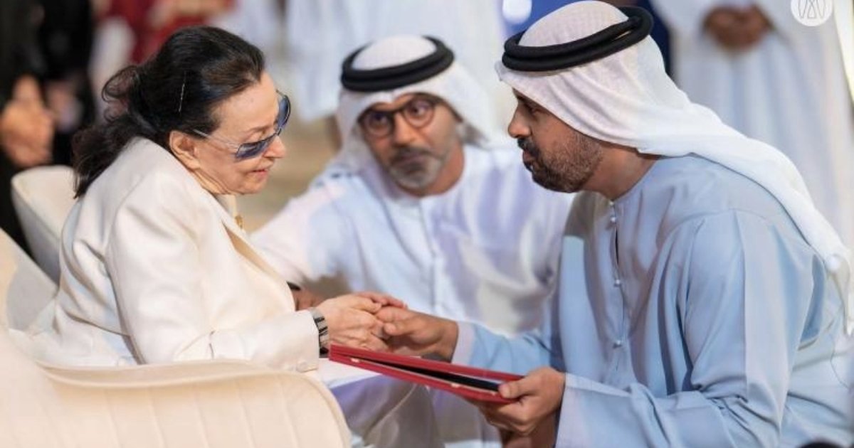 Najat Al Saghira Named Cultural Personality of the Year in the UAE as Ahlam Celebrates Her